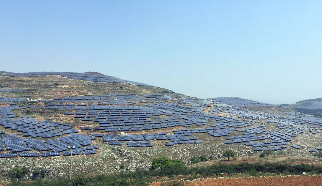 說光用光：建設光伏發(fā)電站，荒山變成“能源山”