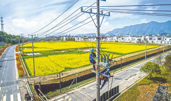 浙江富陽加大農網改造力度，全面推進鄉(xiāng)村電氣化改造