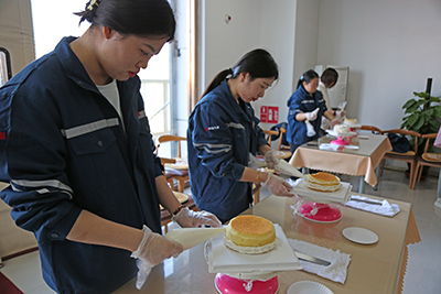 大唐蒙東新能源事業(yè)部：春風(fēng)十里 芳華如你