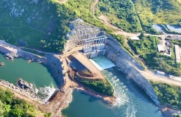 中國能建承建的安哥拉最大水電站成功截流