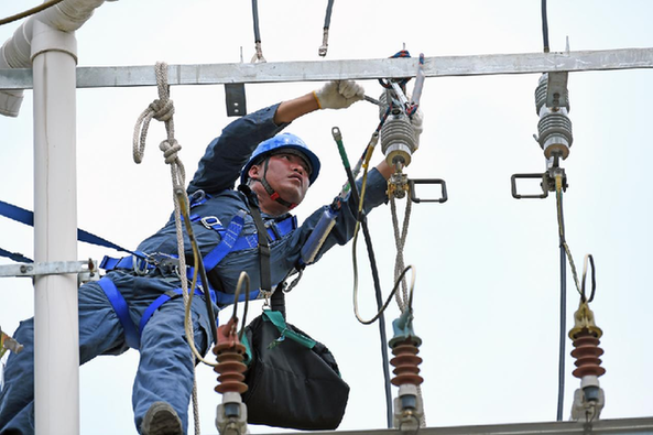 貴州六盤水供電局圍繞“三化”抓配網 客戶平均停電時間降幅超三成