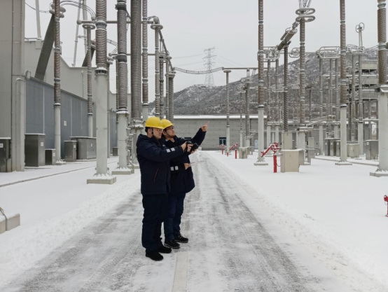 國網(wǎng)北京電力公司迎戰(zhàn)龍年首場降雪 守護首都供電安全