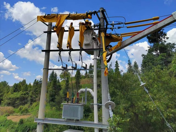 貴州石阡供電局大力推進低電壓、重過載專項治理，提升電力供應穩(wěn)定性