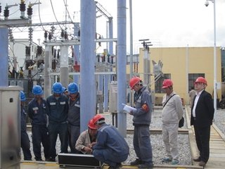 重慶電力對220千伏彭水變電站1號主變做投運前檢查